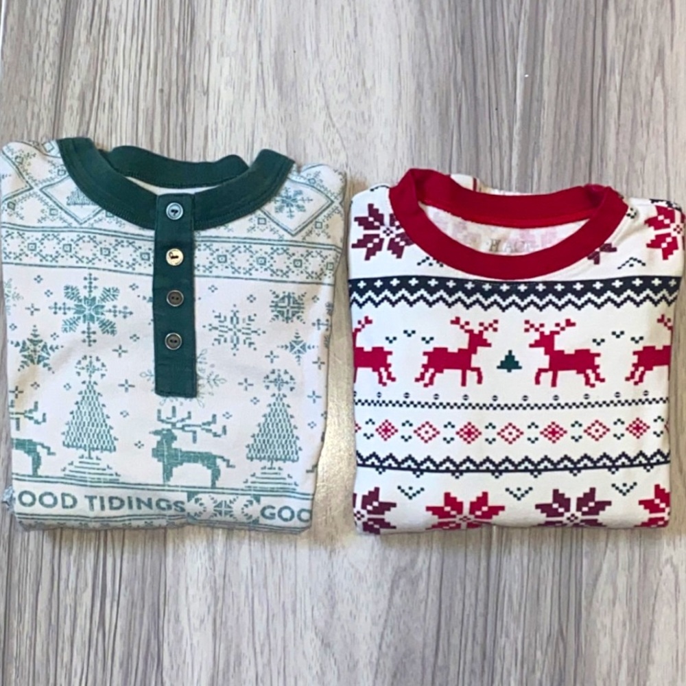 2 Sets of Xmas pajamas unisex,  good condition